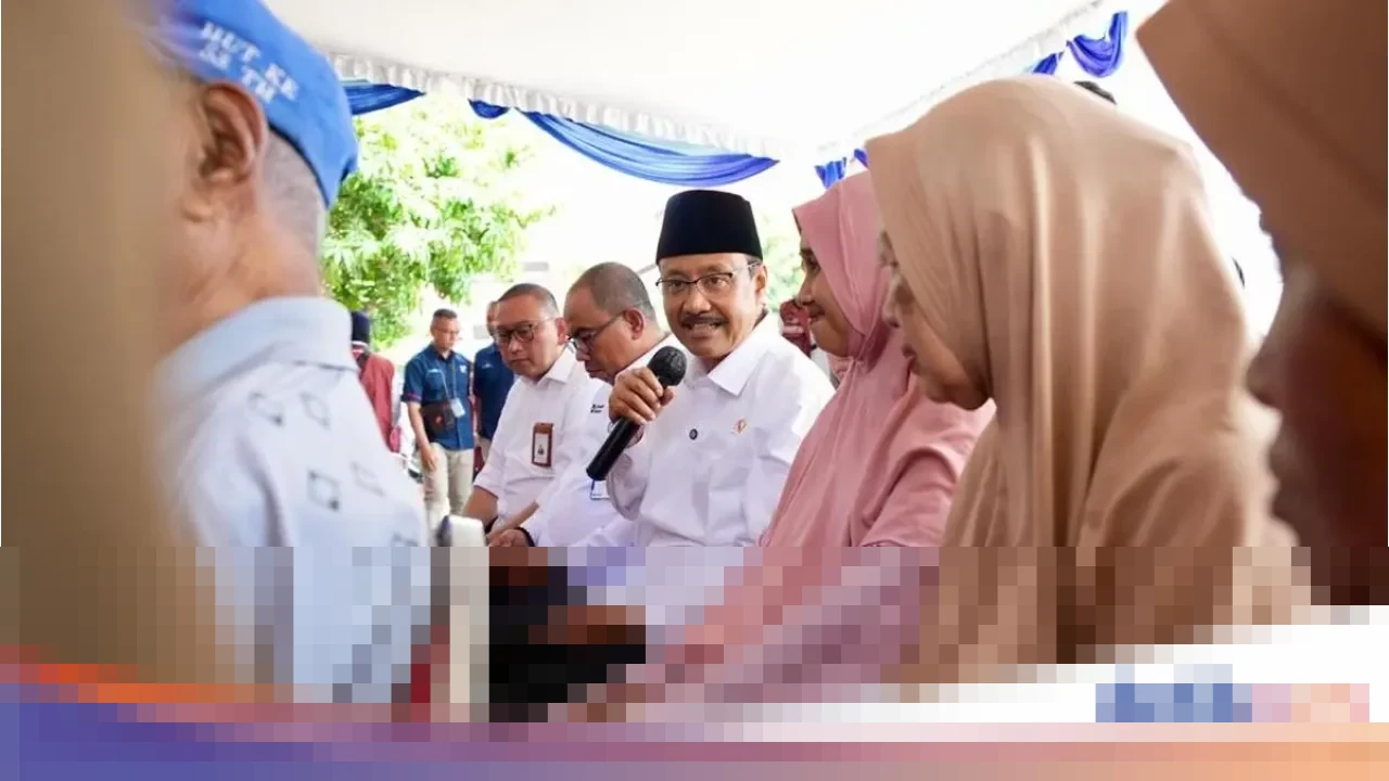 Mensos Saifullah Yusuf Pastikan Verifikasi Dipercepat, 33 Juta KPM Lolos Terima BLTS di Akhir Tahun Mensos Saifullah Yusuf Pastikan Verifikasi Dipercepat, 33 Juta KPM Lolos Terima BLTS di Akhir Tahun