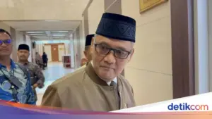 Menteri Haji Irfan Yusuf Gelar Rapat Tertutup dengan Komisi VIII DPR Bahas Persiapan Haji 2026