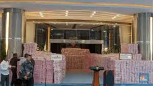 Menteri Keuangan Purbaya dan Presiden Prabowo Saksikan Penyerahan Dana Penyelamatan Negara di Kejagung