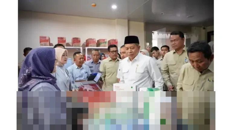 Menteri Koperasi Resmikan 10 Gerai Obat Merah Putih, Dorong Koperasi Masuk Sektor Kesehatan Menteri Koperasi Resmikan 10 Gerai Obat Merah Putih, Dorong Koperasi Masuk Sektor Kesehatan