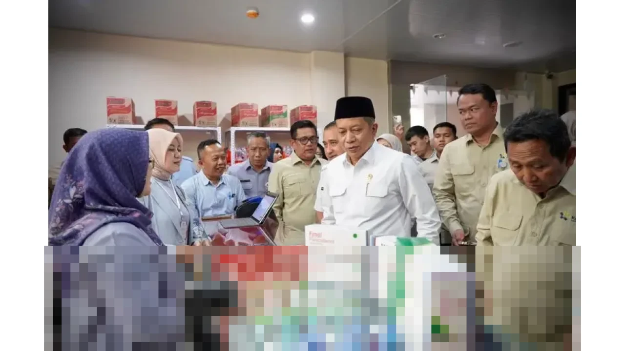 Menteri Koperasi Resmikan 10 Gerai Obat Merah Putih, Dorong Koperasi Masuk Sektor Kesehatan