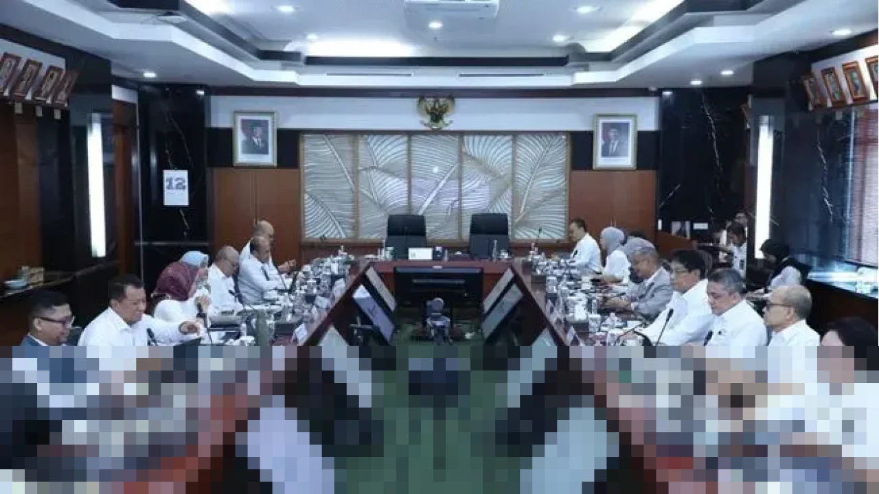 Menteri Rini dan Purbaya Bahas ‘Strategic Diamond’, Isu Kenaikan Gaji PNS Mengemuka Menteri Rini dan Purbaya Bahas ‘Strategic Diamond’, Isu Kenaikan Gaji PNS Mengemuka