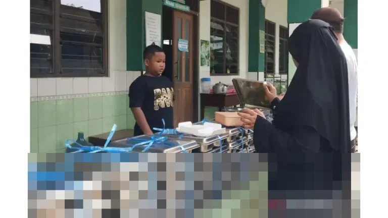 Meski Libur Nataru 2026, Puluhan SPPG di Kudus Pastikan Distribusi Makan Bergizi Gratis Berlanjut Meski Libur Nataru 2026, Puluhan SPPG di Kudus Pastikan Distribusi Makan Bergizi Gratis Berlanjut