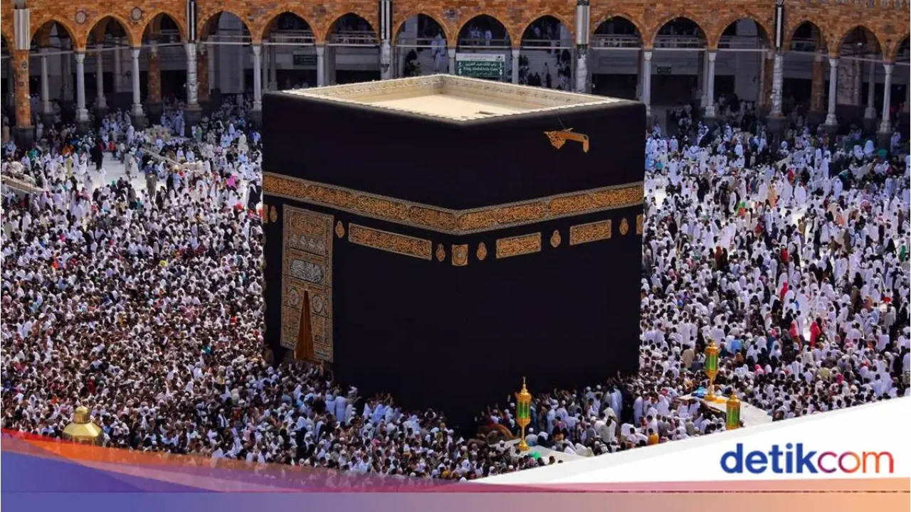 Mizab Ar-Rahmah: Talang Emas Ka’bah yang Menyimpan Sejarah dan Keberkahan Doa Mizab Ar-Rahmah: Talang Emas Ka’bah yang Menyimpan Sejarah dan Keberkahan Doa