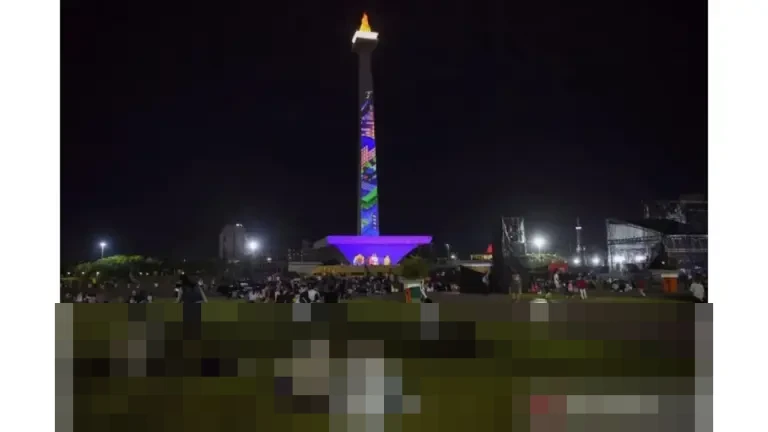 Monas Diserbu 130.442 Pengunjung Selama Cuti Bersama Natal 2025: Atraksi Video Mapping Jadi Magnet Monas Diserbu 130.442 Pengunjung Selama Cuti Bersama Natal 2025: Atraksi Video Mapping Jadi Magnet