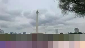 Monas Diserbu 130 Ribu Pengunjung Selama Akhir Pekan Libur Natal 2025, Atraksi Tetap Meriah Meski Hujan