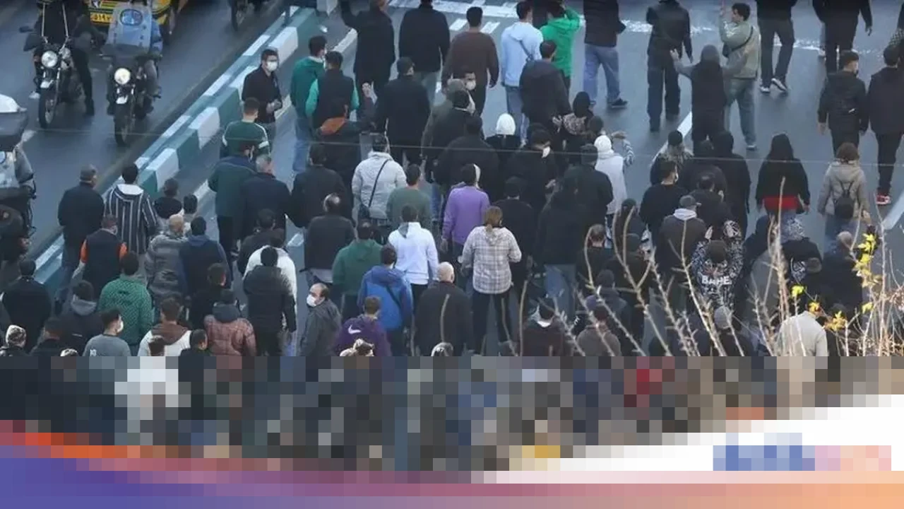 Mossad: “Kami Bersama Anda di Lapangan,” Desak Demonstran Iran Lanjutkan Protes Ekonomi