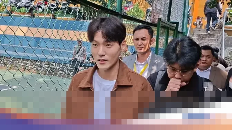 Na Daehoon Tuntaskan Proses Perceraian dengan Jule, Resmi Ucap Ikrar Talak di Pengadilan Agama Jakarta Selatan Na Daehoon Tuntaskan Proses Perceraian dengan Jule, Resmi Ucap Ikrar Talak di Pengadilan Agama Jakarta Selatan