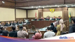 Nadiem Makarim Masih Sakit, Sidang Dakwaan Kembali Ditunda hingga Awal Januari 2026