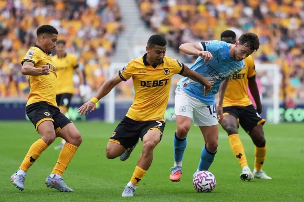 Wolverhampton Siap Berjuang Habis-habisan Hadapi Manchester United