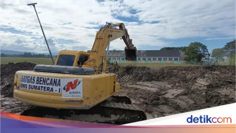 Nindya Karya Salurkan Bantuan Logistik dan Alat Berat untuk Pemulihan Bencana Sumatera