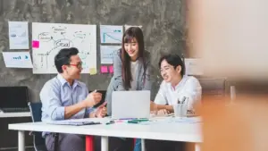 Panduan Praktis Perusahaan Menyusun Pengumuman Libur Natal dan Tahun Baru 2025/2026