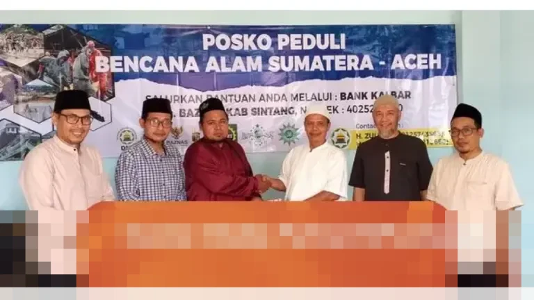 PCNU Sintang Serahkan Donasi Rp17 Juta untuk Korban Banjir Aceh, Sumatera Barat, dan Sumatera Utara