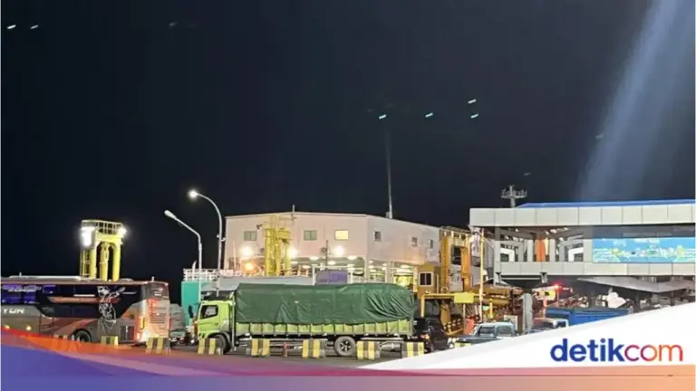 Pelabuhan Bakauheni Catat 14 Ribu Penumpang Menyeberang ke Jawa Jelang Natal 2025