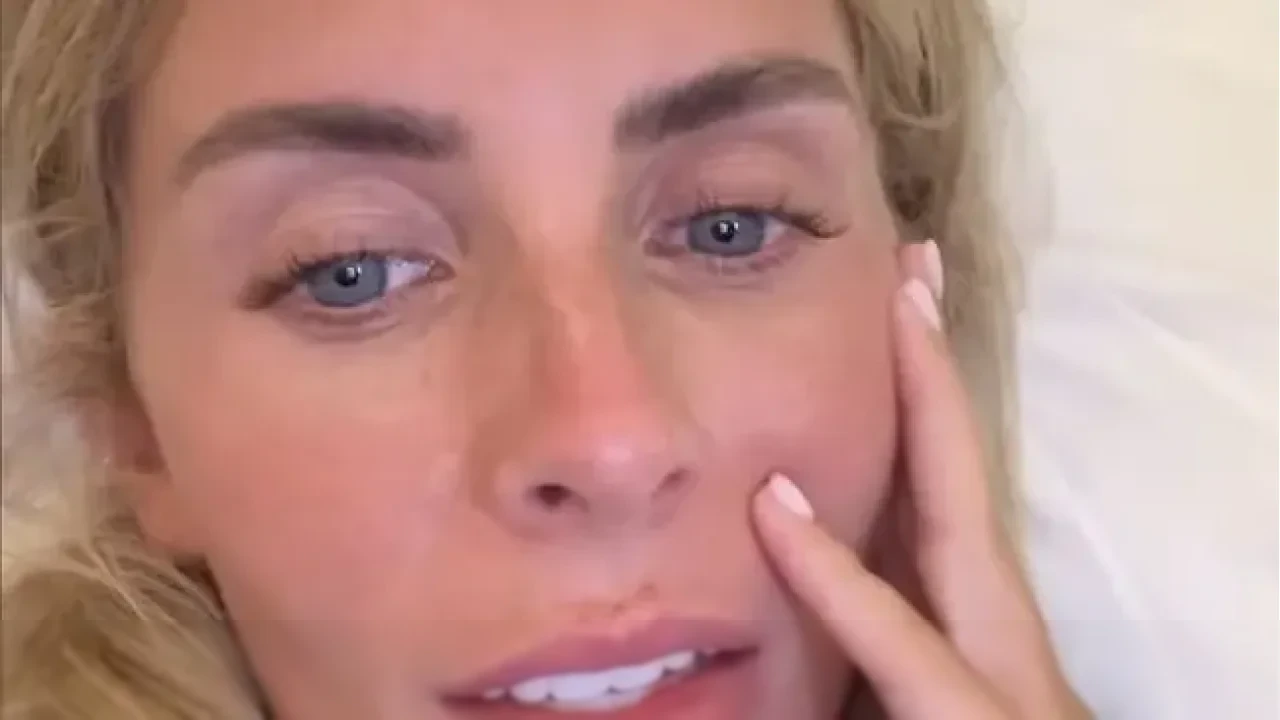 Pemerintah Desak Inggris Tindak Bintang Porno yang Lecehkan Bendera RI Usai Dideportasi dari Bali