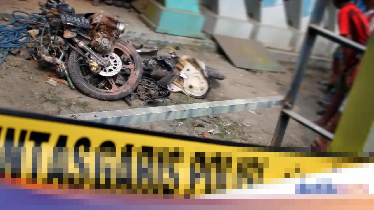 Pemotor Wanita Meninggal Dunia Usai Terjatuh dan Terlindas Truk Trailer di Jalan Bergelombang Jakarta Utara