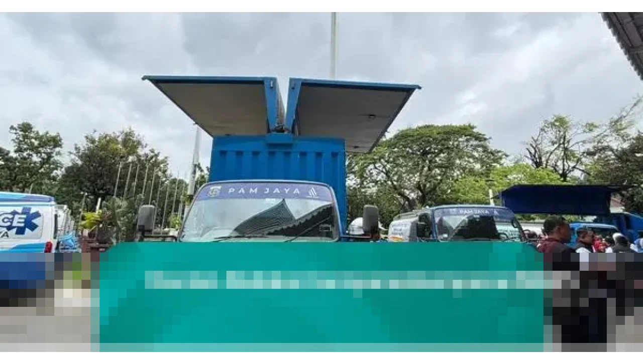 Pemprov DKI Kirim IPA Mobile dan 10 Tangki Air ke Sumatera, Pastikan Pasokan Air Bersih Terdampak Bencana