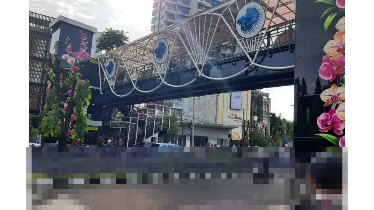 Pemprov DKI Pasang Conwood di JPO Pesanggrahan, Gubernur Pramono Anung: Tak Bisa Dijual Pemprov DKI Pasang Conwood di JPO Pesanggrahan, Gubernur Pramono Anung: Tak Bisa Dijual