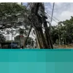 Penataan Trotoar Tebet Terganggu Kabel Semrawut dan Tiang Miring, Ancam Keselamatan Pejalan Kaki