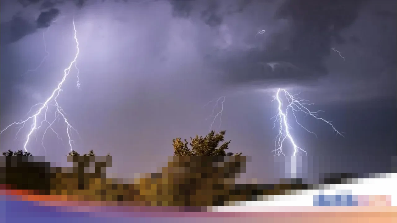 Pendaki Tersambar Petir di Gunung Merbabu, Kapolsek Sawangan: Evakuasi Sedang Berlangsung