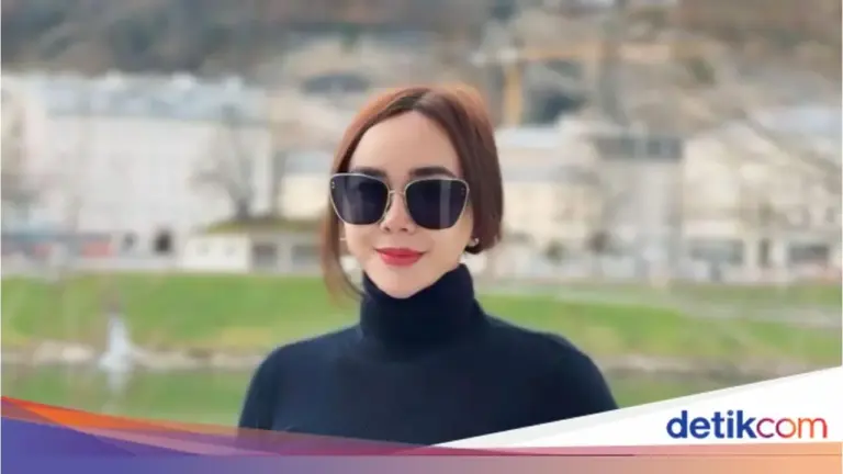 Pengacara Aura Kasih: “Semua Itu Gak Benar,” Bantah Isu dengan Ridwan Kamil