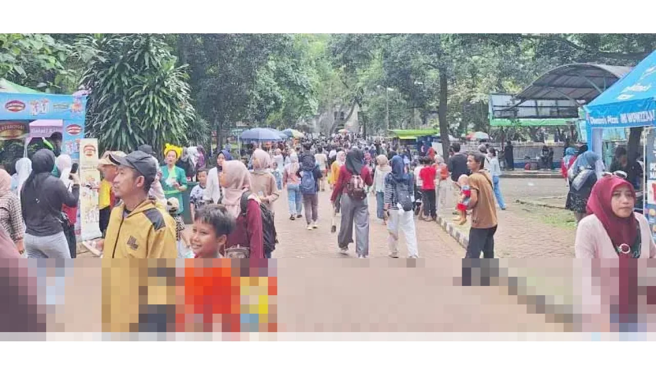 Pengelola Ragunan Tegaskan Denda Rp500 Ribu bagi Pengunjung yang Buang Sampah Sembarangan