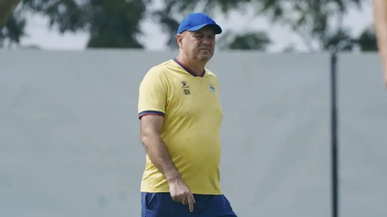 Persib Bandung Genjot Fisik Pemain Usai Libur, Bojan Hodak Optimistis Hadapi PSM Makassar