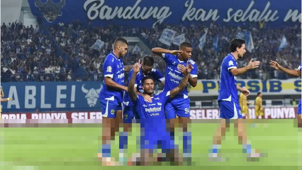Persib Kokoh di Puncak Super League Akhir 2025 Usai Borneo FC Takluk Dramatis
