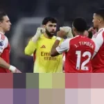 Petr Cech Ragukan Arsenal Pecahkan Rekor Kebobolan Chelsea Musim Ini