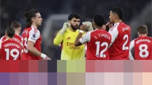 Petr Cech Ragukan Arsenal Pecahkan Rekor Kebobolan Chelsea Musim Ini