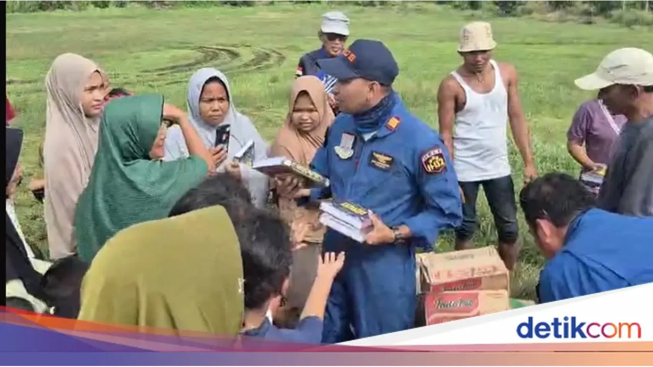 Pilot dan Kru Heli Polri Salurkan Al-Qur’an untuk Anak Terdampak Banjir Aceh Tamiang