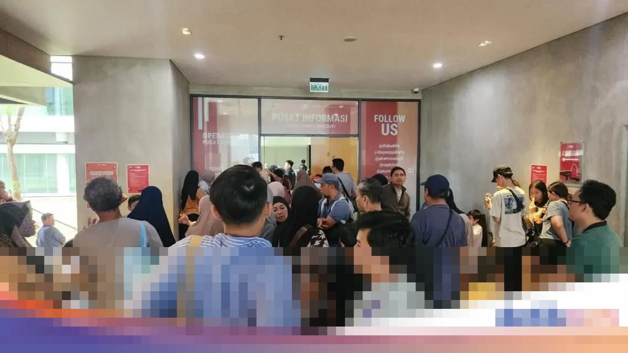 Planetarium TIM Diserbu Pengunjung, Antrean Membludak hingga Sejumlah Warga Tak Kebagian Tiket