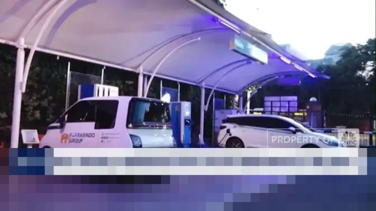 PLN Catat Lonjakan Pengisian Daya Kendaraan Listrik Tiga Kali Lipat Selama Nataru 2025/2026