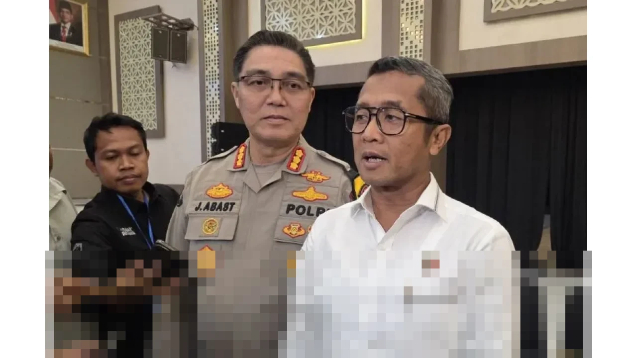 Polda Jatim: “Pelaku Lebih dari Tiga Orang,” Tersangka Ketiga Perusakan Rumah Nenek Elina Ditangkap Polda Jatim: “Pelaku Lebih dari Tiga Orang,” Tersangka Ketiga Perusakan Rumah Nenek Elina Ditangkap