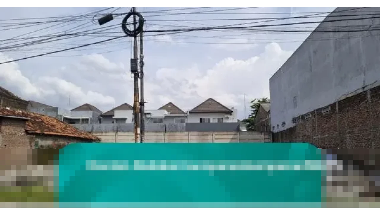 Polisi Amankan Yasin, Salah Satu Tersangka Pengusiran Nenek Elina di Surabaya Setelah Sempat Buron Polisi Amankan Yasin, Salah Satu Tersangka Pengusiran Nenek Elina di Surabaya Setelah Sempat Buron