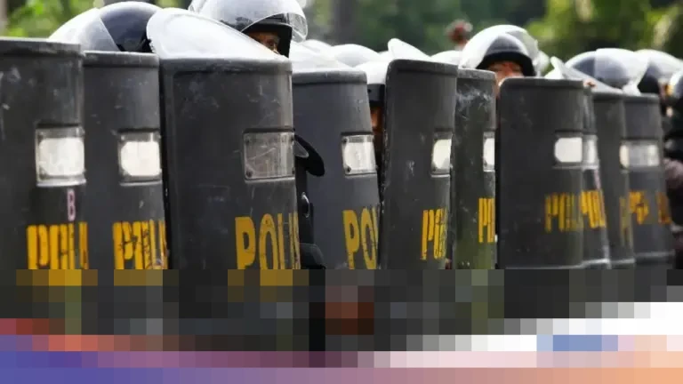 Polisi Siagakan 1.392 Personel Amankan Demo Buruh di Patung Kuda dan PN Jakarta Pusat