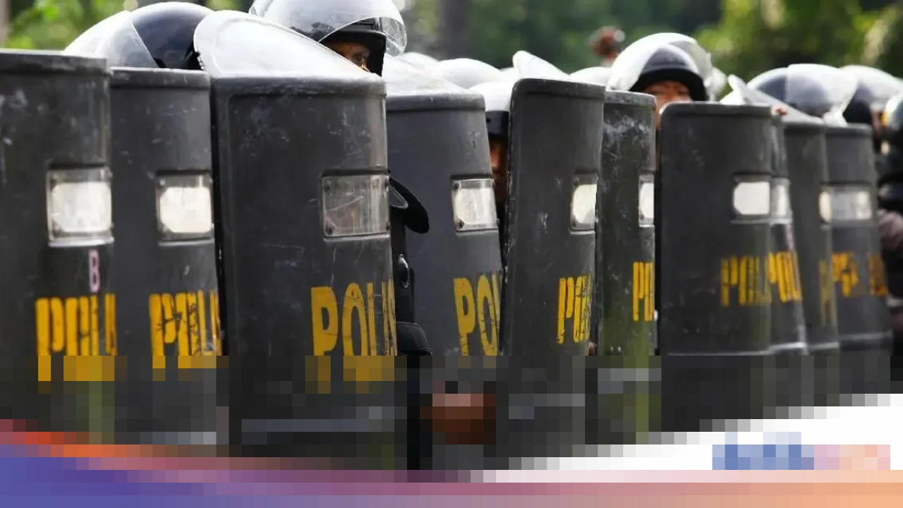 Polisi Siagakan 1.392 Personel Amankan Demo Buruh di Patung Kuda dan PN Jakarta Pusat