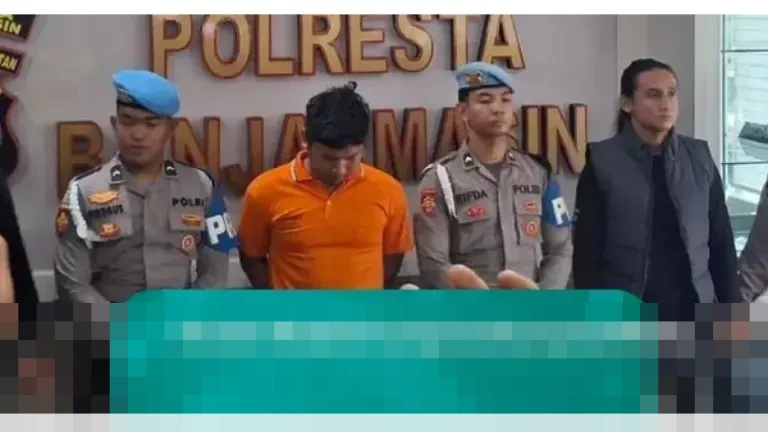 Polisi Tangkap Oknum Anggota Polres Banjarbaru, Diduga Bunuh Mahasiswi ULM Akibat Cinta Segitiga Polisi Tangkap Oknum Anggota Polres Banjarbaru, Diduga Bunuh Mahasiswi ULM Akibat Cinta Segitiga