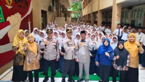 Polisi Cengkareng Ingatkan Siswa: Jauhi Tawuran dan Ancaman Judi Online