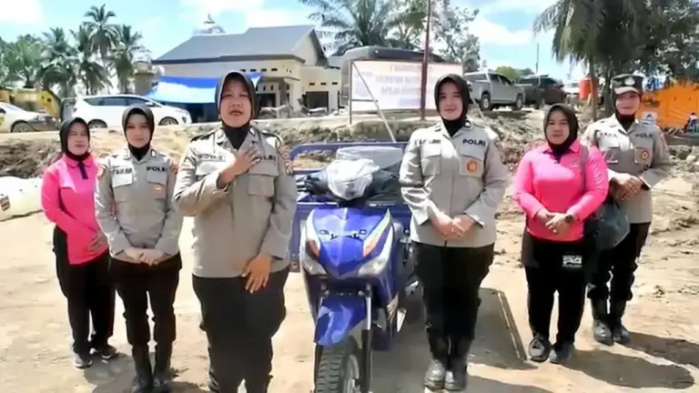 Polres Metro Jakarta Pusat Salurkan Motor Roda Tiga, Permudah Akses Bencana di Tapsel