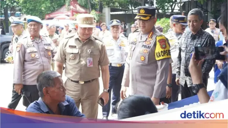 Polres Metro Jakarta Utara Pastikan Sopir Bus Layak Jalan di Terminal Tanjung Priok Jelang Nataru