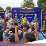Polres Sragen Hadirkan ‘Wacana’ Gratis di Pos Nataru, Hibur Anak-anak Pemudik dan Warga