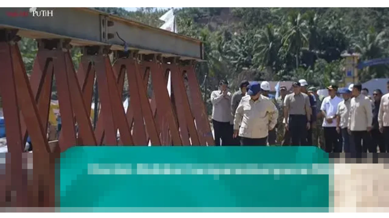 Prabowo Jajal Jembatan Bailey di Tapsel, Pertanyakan Warna Besi dan Distribusi Makan Bergizi Gratis Prabowo Jajal Jembatan Bailey di Tapsel, Pertanyakan Warna Besi dan Distribusi Makan Bergizi Gratis