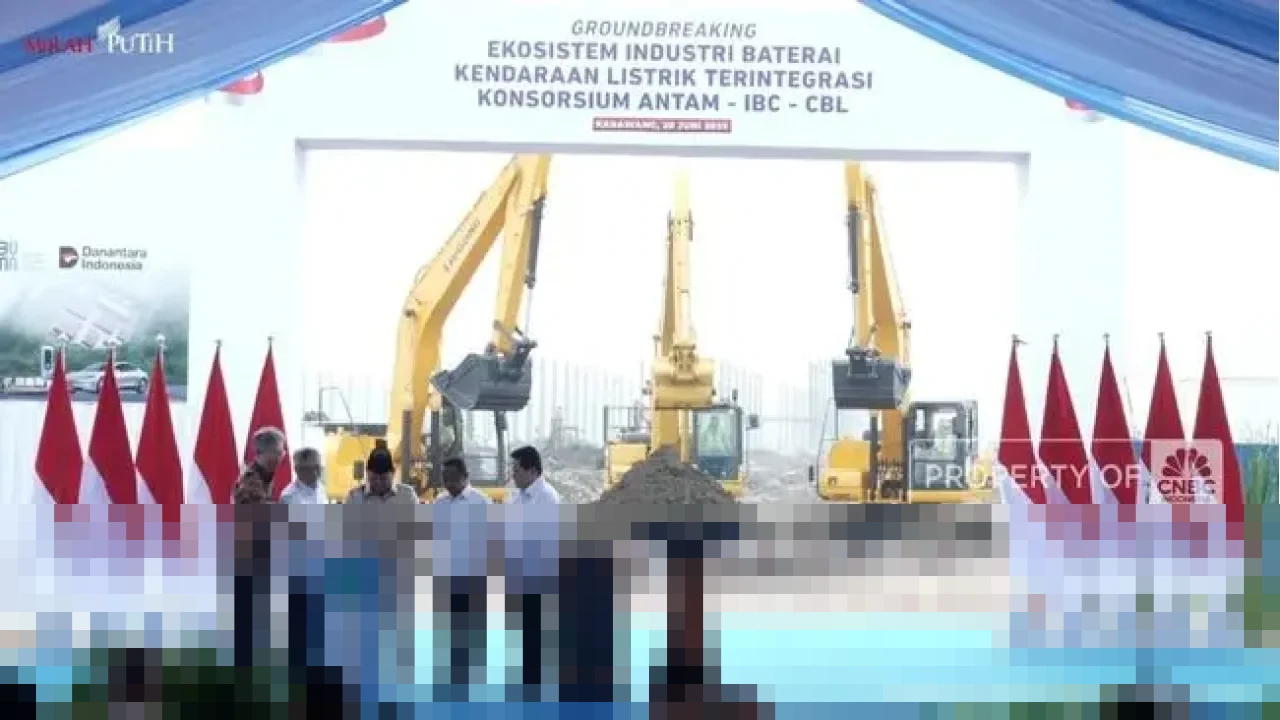 Prabowo Resmikan Proyek Baterai EV Terbesar Asia di Karawang, Investasi Rp 96 Triliun