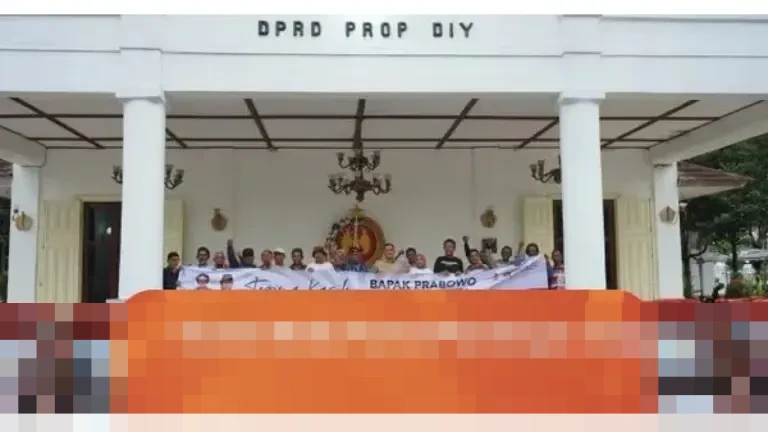 Prabowo: “Semua Becak di Indonesia Harus Pakai Motor Listrik,” 200 Unit Disalurkan di DIY