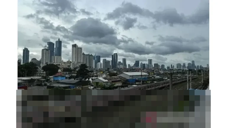 Prakiraan Cuaca Jakarta Minggu 28 Desember 2025: BMKG Peringatkan Hujan Petir di Jaksel Siang Hari