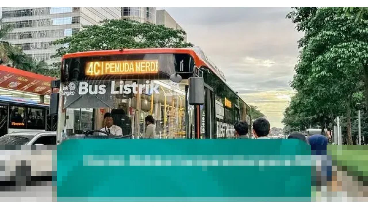 Pramono Anung Pastikan TransJakarta, MRT, dan LRT Gratis pada Malam Tahun Baru 2025