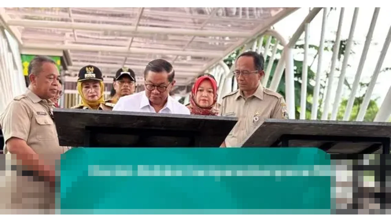 Pramono Anung Resmikan Dua JPO di Jakarta, Pastikan Tangga Antimaling dengan Material Conwood