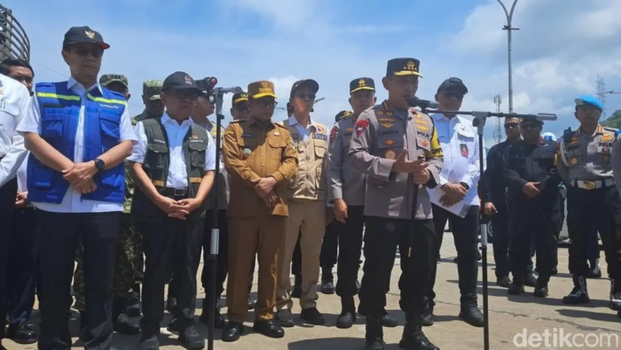 Pratikno: “Kita Hadapi Cuaca Basah Luar Biasa,” Menko PMK dan Kapolri Cek Kesiapan Natal di Merak