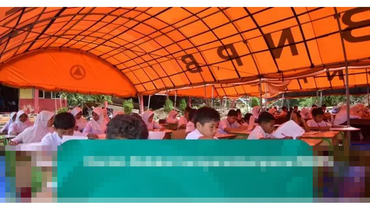 Pratikno: Siswa di Sumatera Mulai Belajar 5 Januari, Pembersihan Ribuan Sekolah Dikebut Pratikno: Siswa di Sumatera Mulai Belajar 5 Januari, Pembersihan Ribuan Sekolah Dikebut